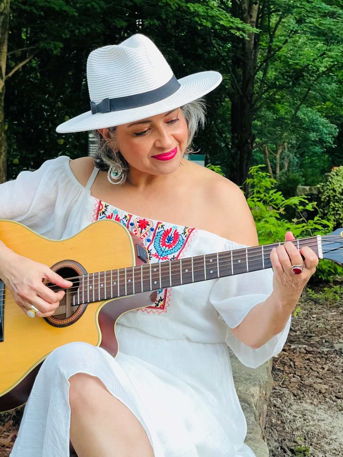 Latin Music at the Mint – Boleros event image from Culture + museum calendars.